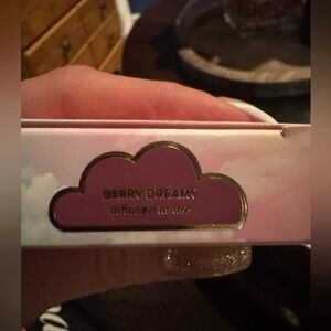 Too Faced Cloud Crush Blurring Blush - Berry Dream (deep berry)